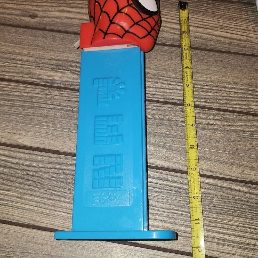 Giant Spider-Man 60th Celebration PEZ Candy Roll Dispenser - Picture 5 of 5